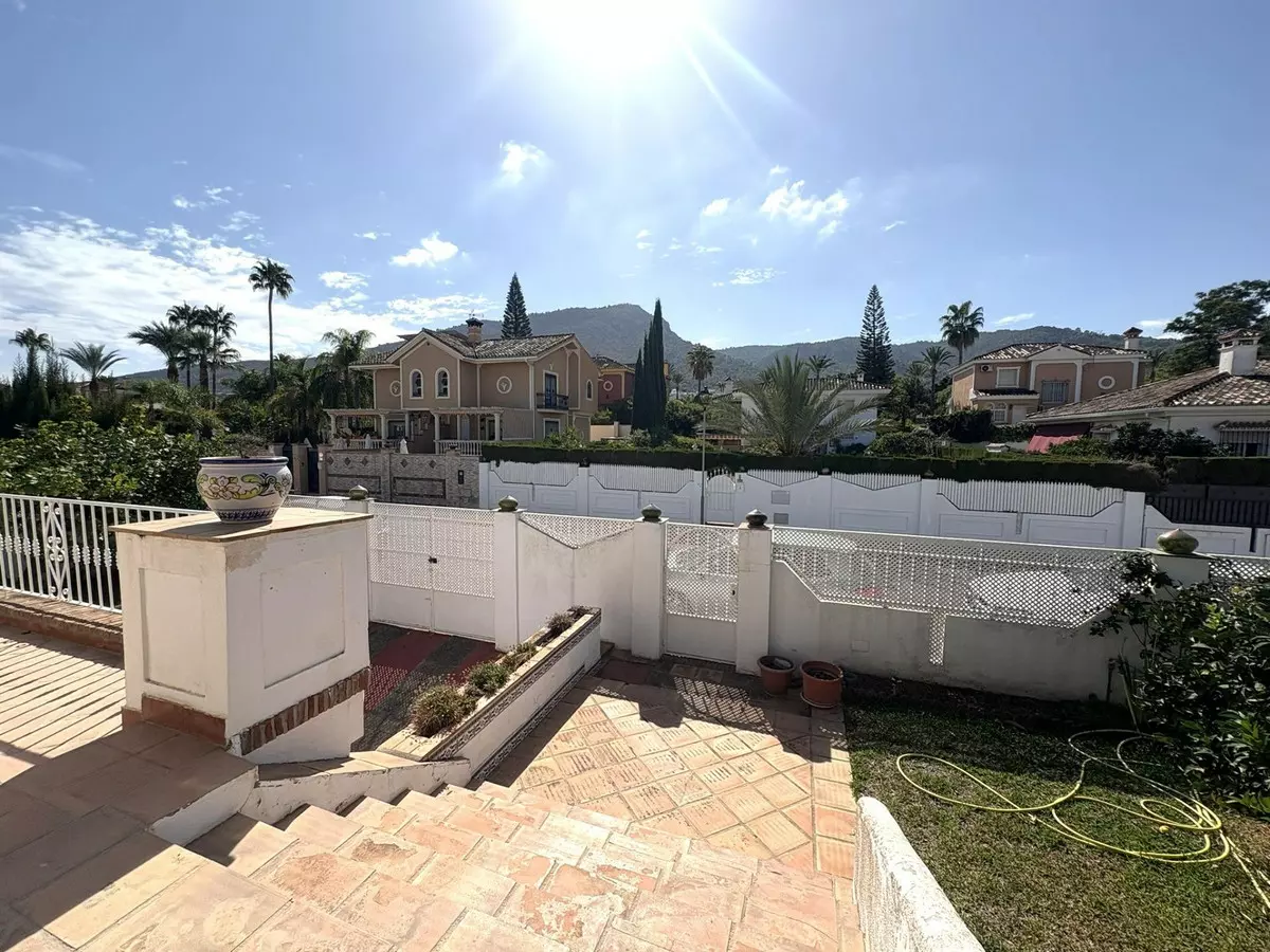 4-bedroom Villa In Alhaurín De La Torre, Spain (173 M²)