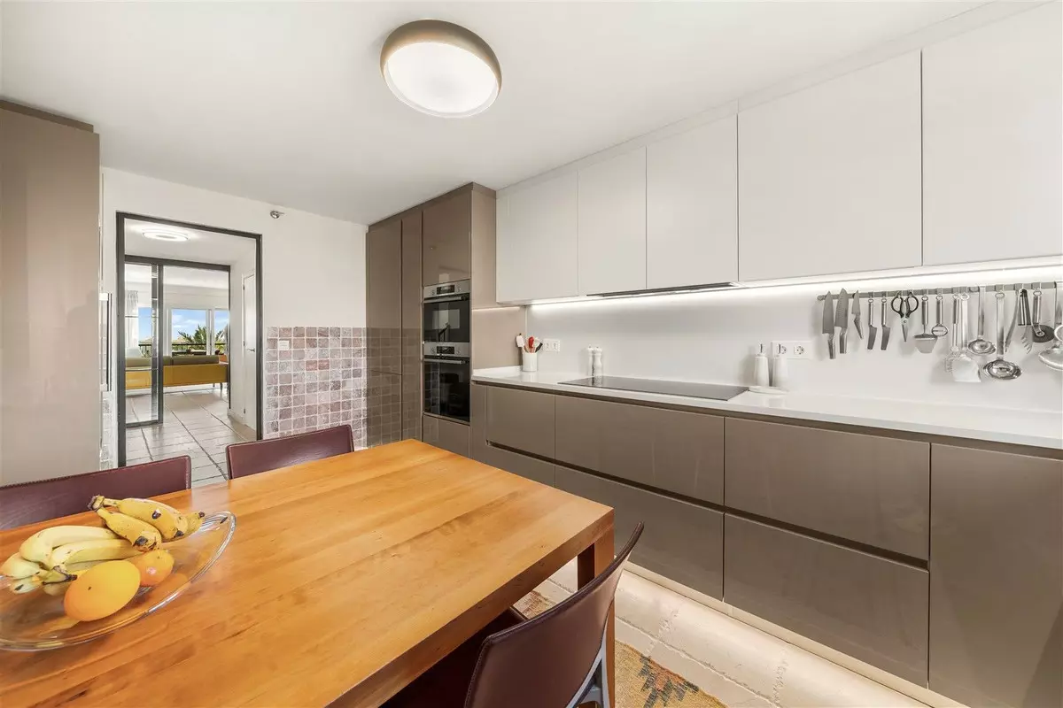 4-bedroom Apartment In Málaga, Spain (159 M²)