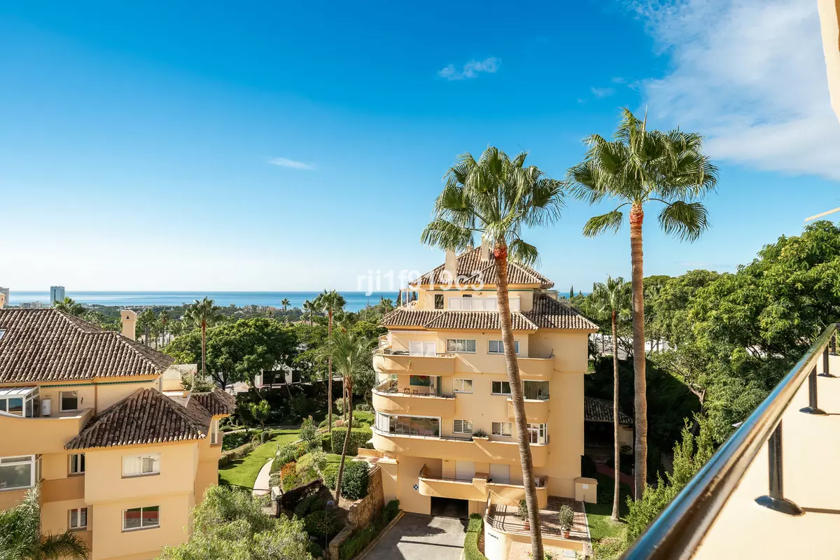 3-bedroom Apartment In Marbella, Spain (141 M²)
