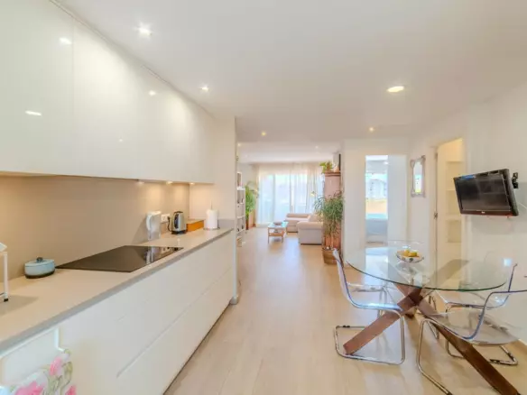 3-bedroom Apartment In Málaga, Spain (107 M²)