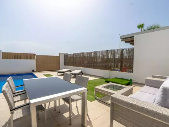 3-bedroom Villa In Guardamar Del Segura, Spain (178 M²)