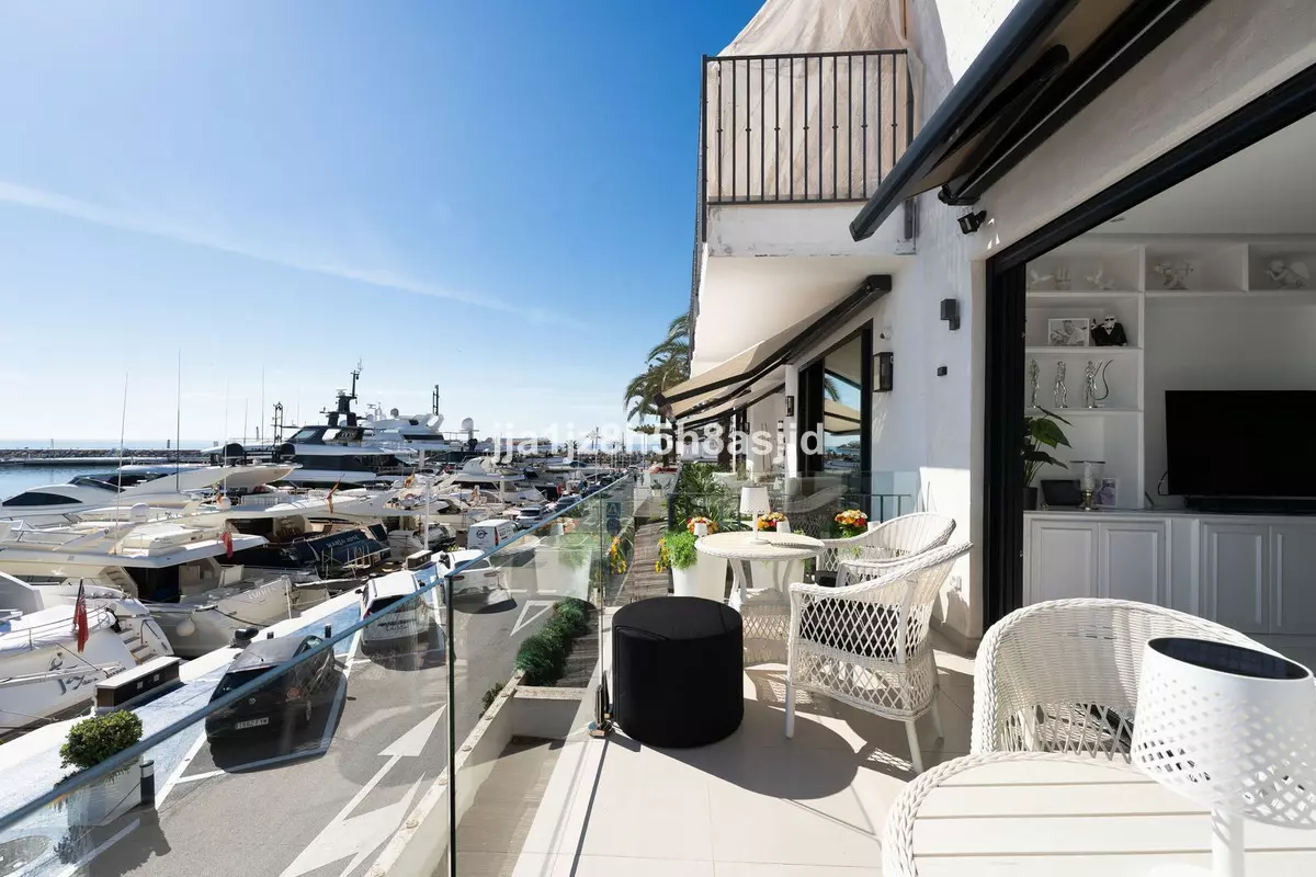2-bedroom Apartment In Marbella, Spain (138 M²)