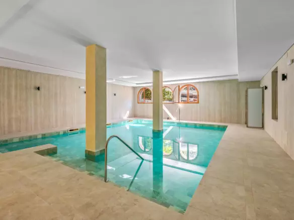 3-bedroom Apartment In Marbella, Spain (193 M²)