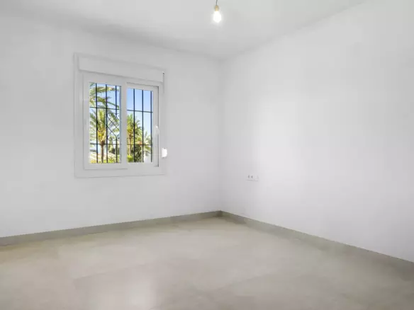 3-bedroom Apartment In Marbella, Spain (132 M²)
