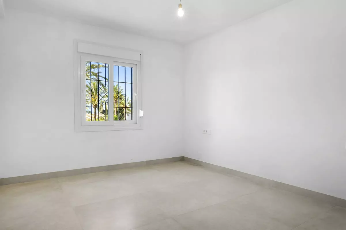 3-bedroom Apartment In Marbella, Spain (132 M²)