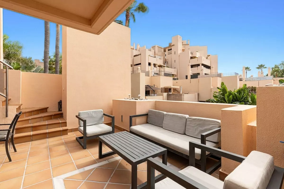 2-bedroom Apartment In Estepona, Spain (129 M²)