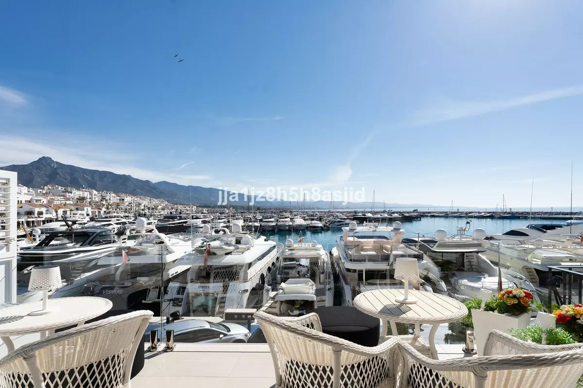 2-bedroom Apartment In Marbella, Spain (138 M²)