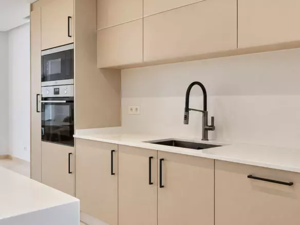 3-bedroom Apartment In Estepona, Spain (247 M²)