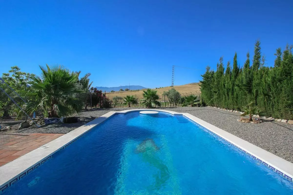 3-bedroom Villa In Pizarra, Spain (123 M²)