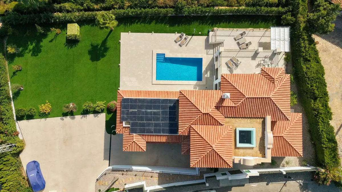 5-bedroom Villa In Estepona, Spain (600 M²)