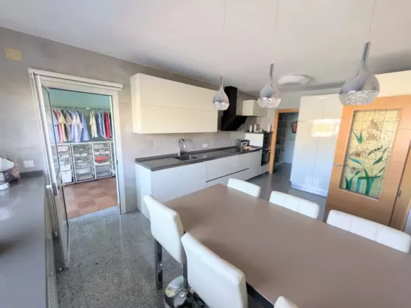 5-bedroom Villa In Málaga, Spain (403 M²)