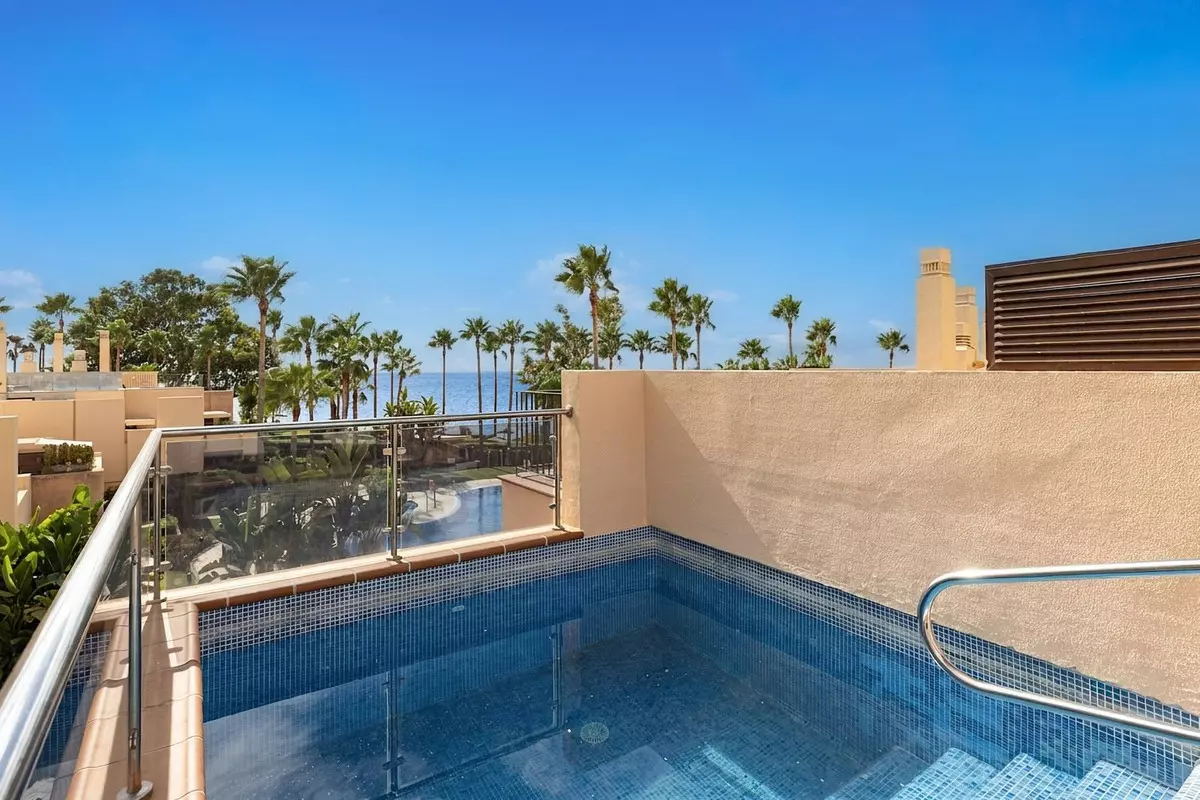 2-bedroom Apartment In Estepona, Spain (129 M²)