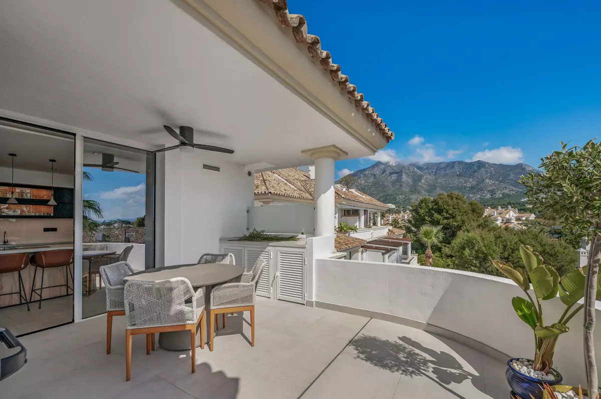 3-bedroom Apartment In Marbella, Spain (193 M²)