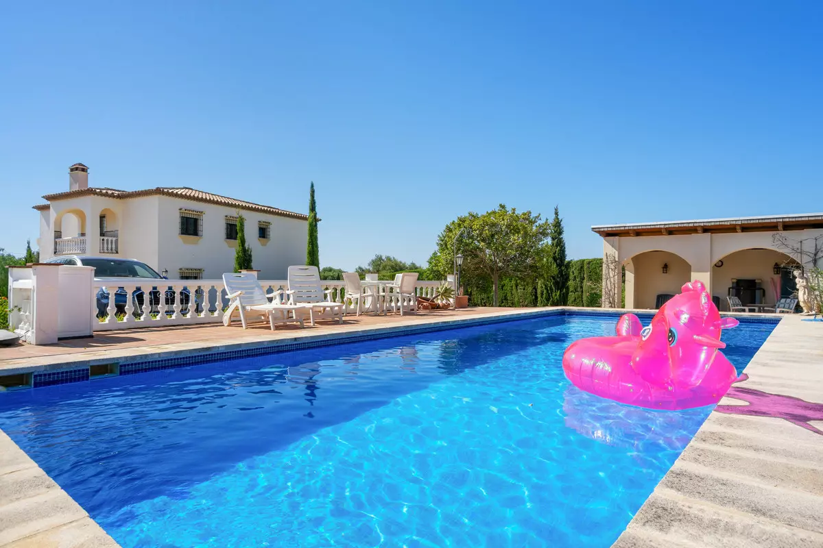 4-bedroom Villa In Estepona, Spain (343 M²)