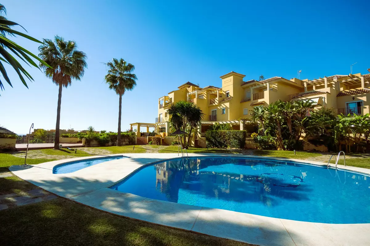 4-bedroom Town House In Estepona, Spain (235 M²)