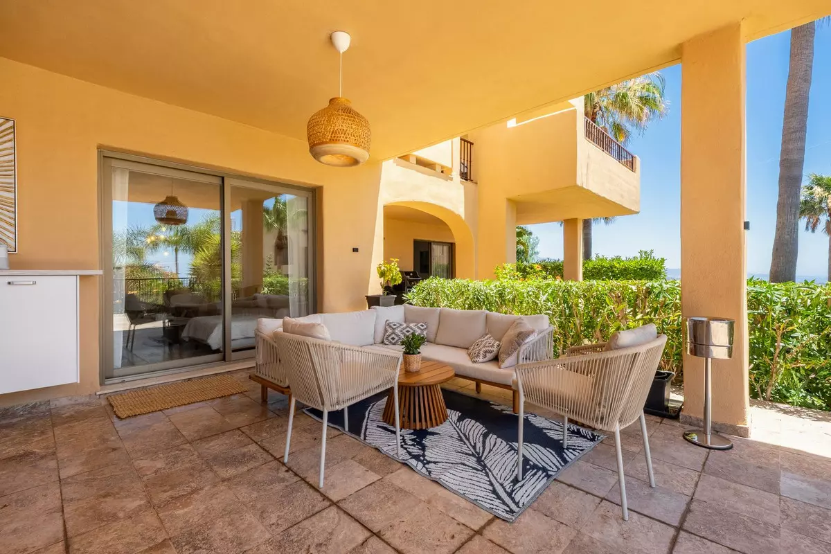 2-bedroom Apartment In Benahavis, Spain (103 M²)