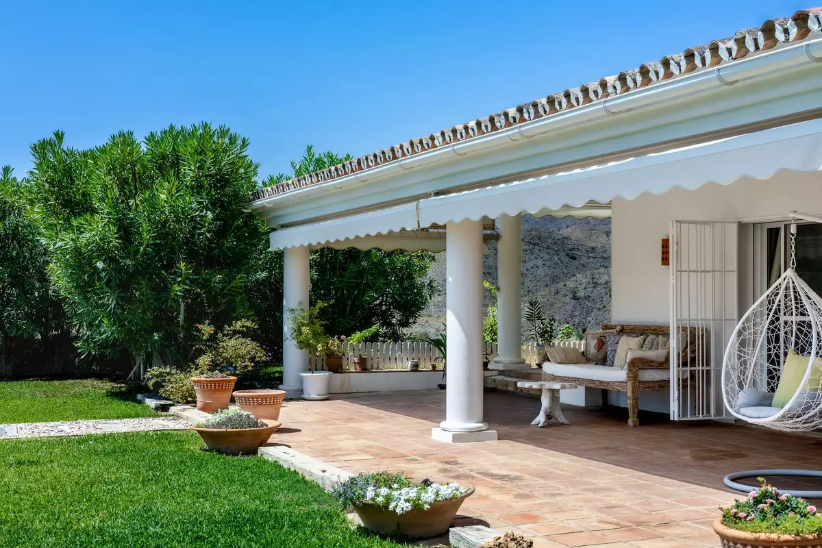 4-bedroom Villa In Alhaurín El Grande, Spain (213 M²)