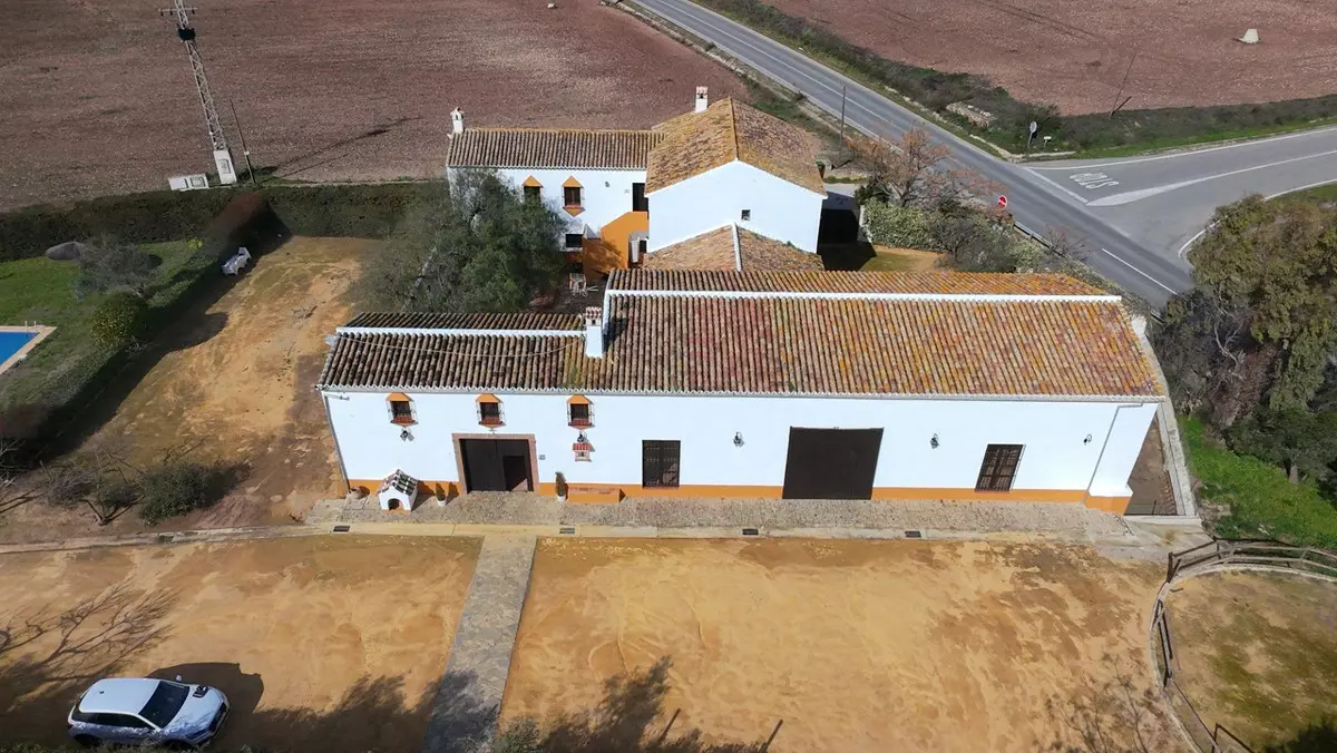 10-bedroom Country House In Teba, Spain (1.170 M²)