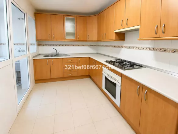 4-bedroom Apartment In Málaga, Spain (130 M²)