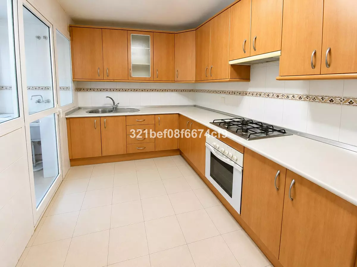 4-bedroom Apartment In Málaga, Spain (130 M²)
