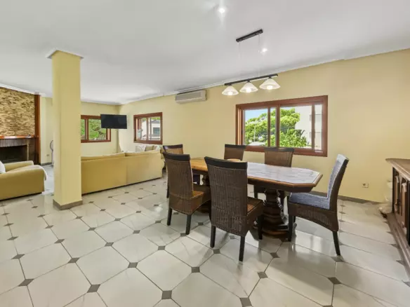 7-bedroom Villa In Orihuela, Spain (450 M²)
