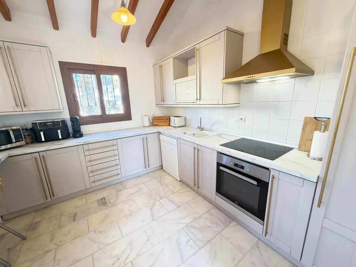 4-bedroom Villa In Algorfa, Spain (132 M²)