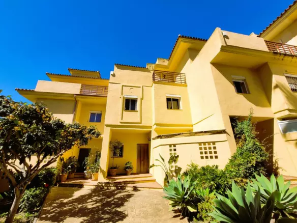 4-bedroom Town House In Estepona, Spain (235 M²)