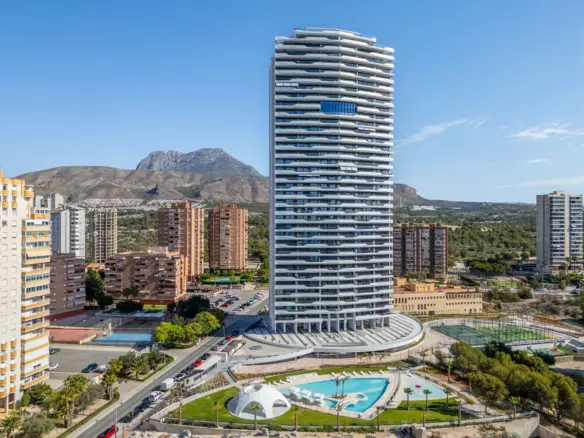 2-bedroom Apartment In Benidorm, Spain (103 M²)