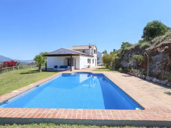 4-bedroom Villa In Guaro, Spain (209 M²)