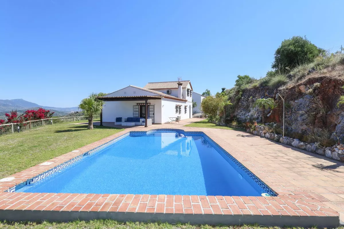 4-bedroom Villa In Guaro, Spain (209 M²)