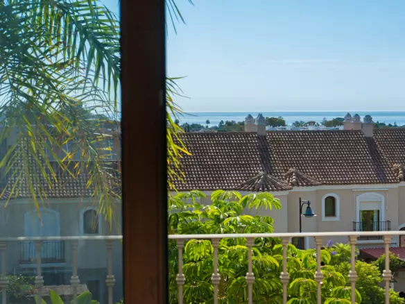 3-bedroom Town House In Estepona, Spain (184 M²)