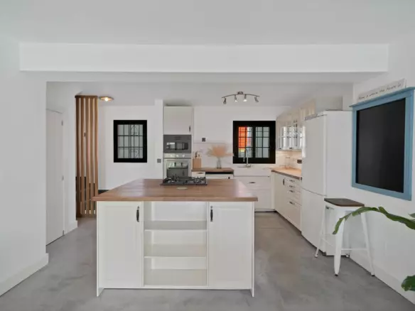 3-bedroom Town House In Estepona, Spain (171 M²)