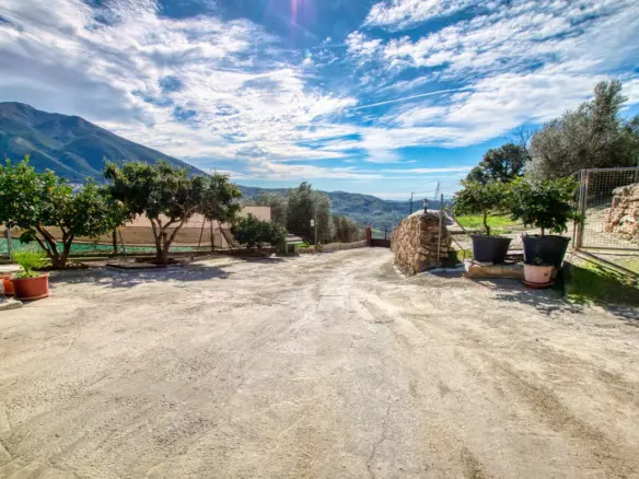 4-bedroom Country House In Alcaucín, Spain (147 M²)