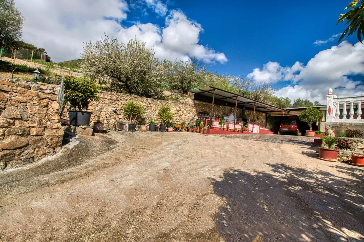 4-bedroom Country House In Alcaucín, Spain (147 M²)