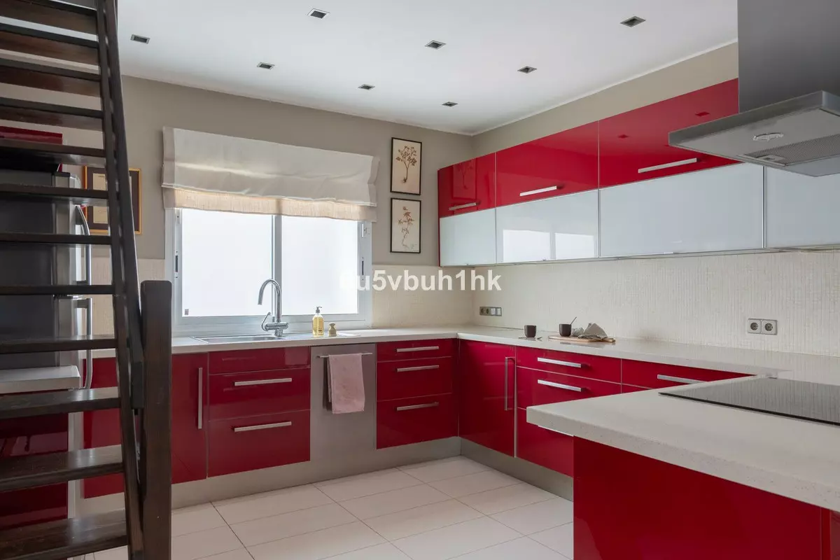 2-bedroom Apartment In Marbella, Spain (126 M²)