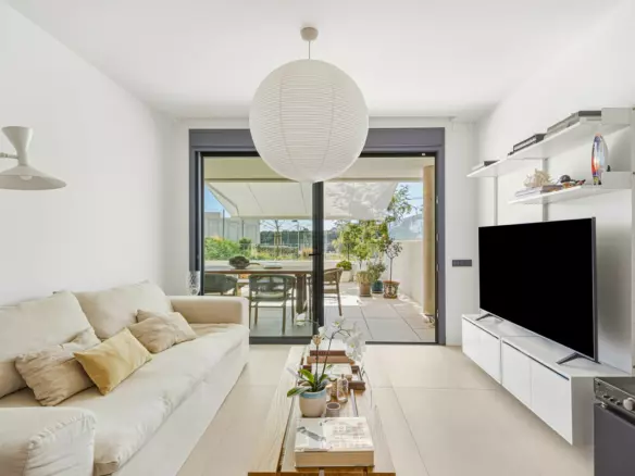 2-bedroom Apartment In Marbella, Spain (188 M²)