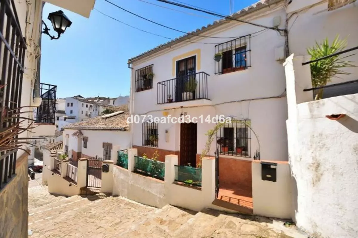 3-bedroom Town House In Ronda, Spain (125 M²)
