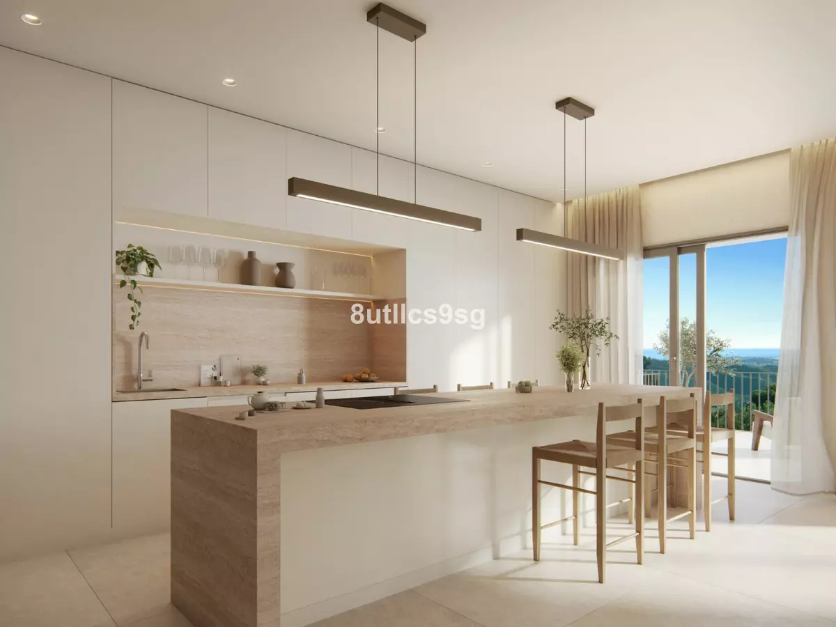 4-bedroom Villa In Istan, Spain (305 M²)