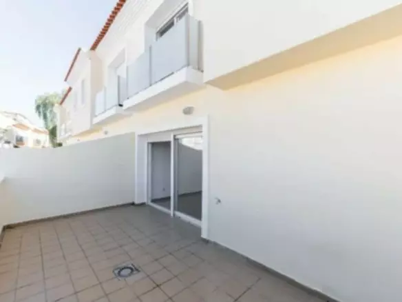 4-bedroom Town House In Málaga, Spain (212 M²)