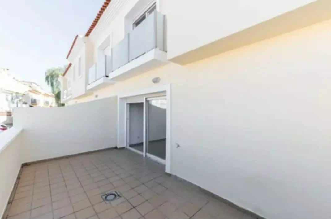 4-bedroom Town House In Málaga, Spain (212 M²)