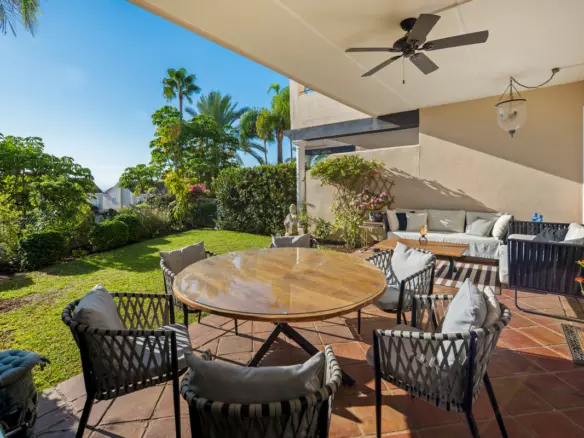3-bedroom Town House In Estepona, Spain (184 M²)