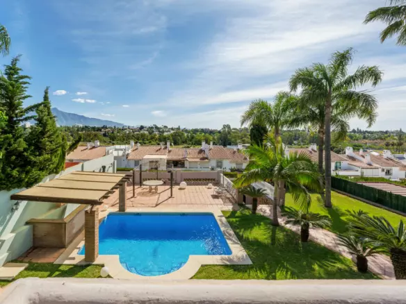 3-bedroom Villa In Estepona, Spain (210 M²)