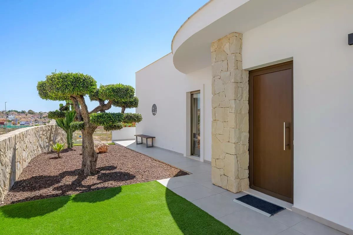 3-bedroom Villa In San Fulgencio, Spain (126 M²)