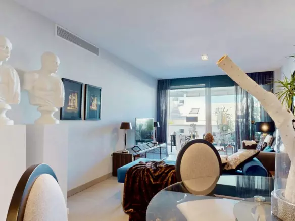 2-bedroom Apartment In Fuengirola, Spain (177 M²)