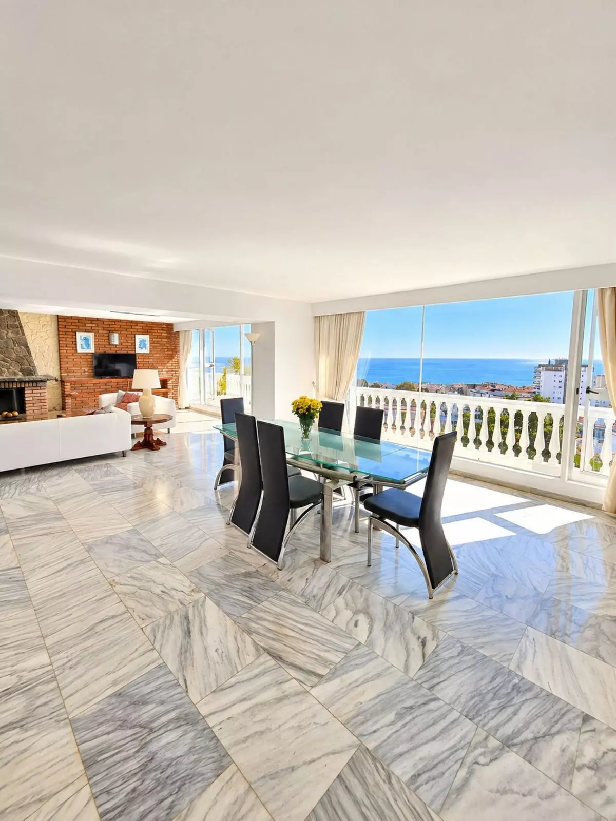 2-bedroom Apartment In Torremolinos, Spain (215 M²)