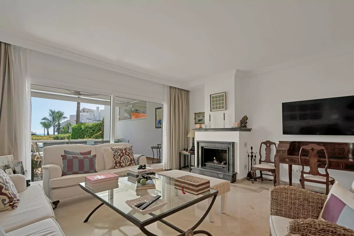3-bedroom Apartment In Marbella, Spain (212 M²)