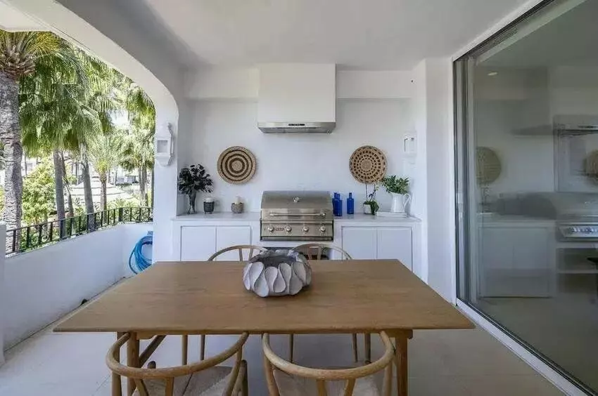 3-bedroom Apartment In Marbella, Spain (250 M²)