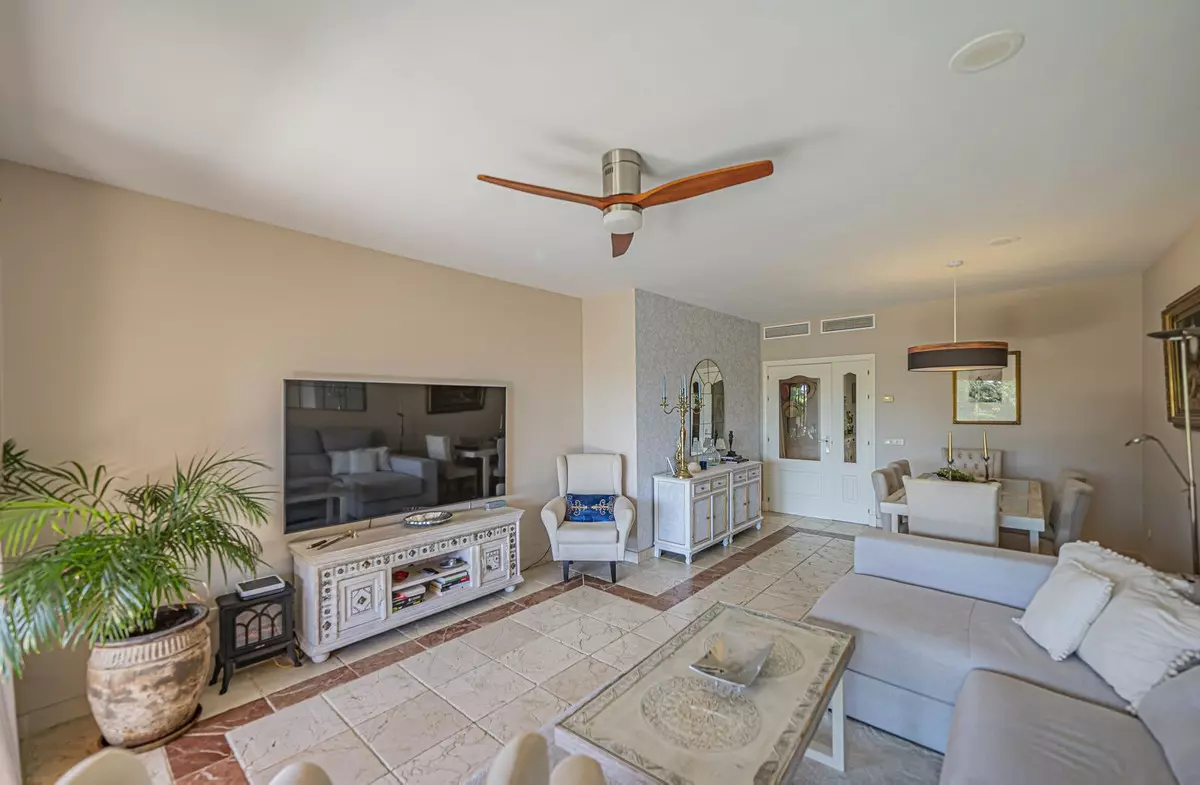 2-bedroom Apartment In Estepona, Spain (98 M²)
