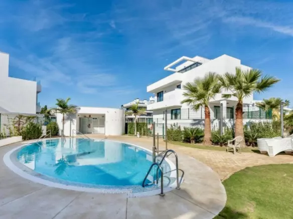 3-bedroom Town House In Fuengirola, Spain (152 M²)