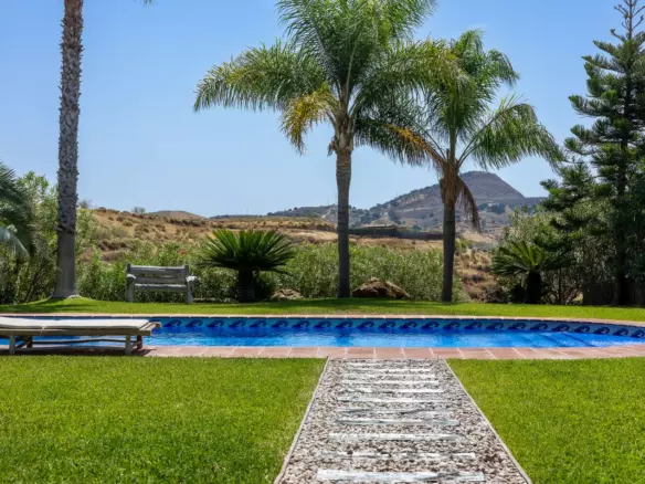 4-bedroom Villa In Alhaurín El Grande, Spain (213 M²)